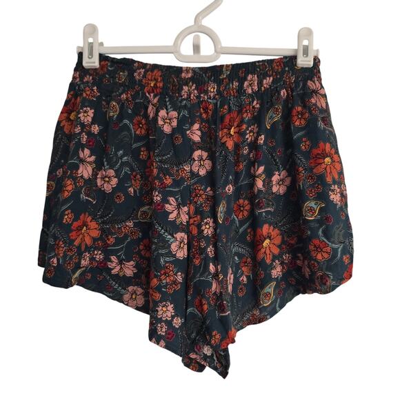 Women's Angie Dark Green Floral Tie Front Culotte Shorts | Size Small - Picture 2 of 9
